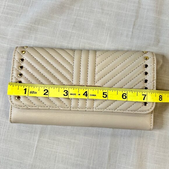 Bebe NWT Grey Hannah Tri-Fold Flap Wallet - Picture 6 of 14